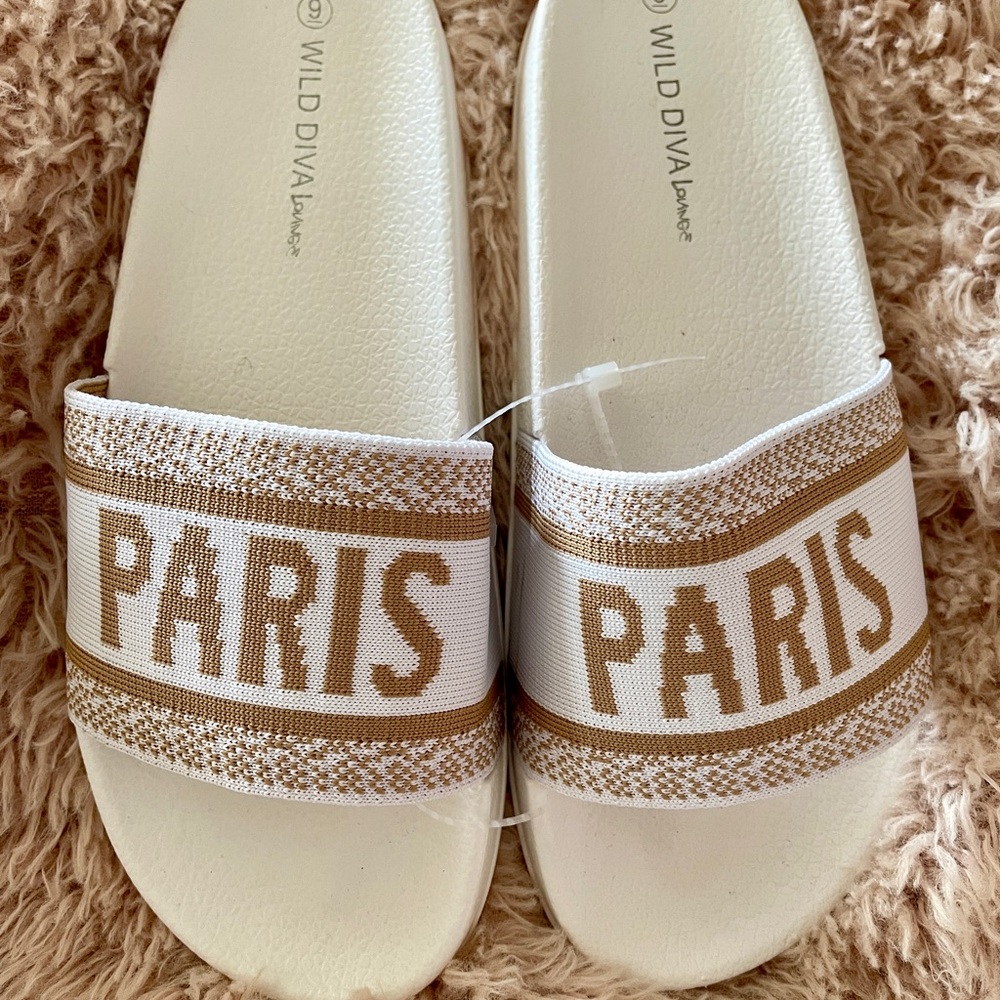 Chic NWT WILD DIVA Lounge PARIS Theme Slip-On SLIDES Flip Flop SANDALS Size 9